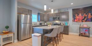 Furnished - 4- Bedroom Townhome - Perfect for Roommates Gallery 24