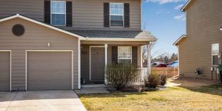Adorable 2 bedroom townhome with garage! Gallery 1