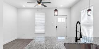 Newly Renovated 2-Bedroom Duplex Near Downtown! Gallery 7