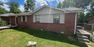2 Bedroom/ 1 Bathroom Duplex in Hermitage Gallery 1