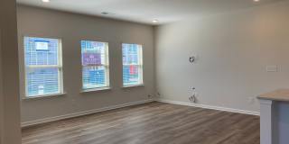 Room in 4 Bedroom Home at Planters Trace Ln Gallery 9
