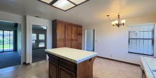 Spacious 4 Bedroom Home in Quiet Galt Neighborhood Gallery 13
