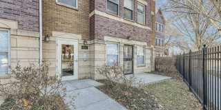 4108 South Drexel Boulevard - 3B Gallery 1