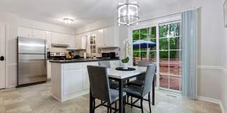 2be / 1.5ba Duplex Unit B - Great Convenient Location Gallery 13