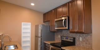 Townhome - 2 bedrooms, 1 bathroom & 1 car garage - NO A/C! NO PETS ALLOWED! Gallery 6