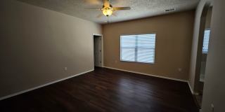 3 bedroom 2 bath Gallery 25
