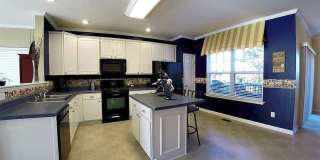 Room in 4 Bedroom Home at Haywards Heath Ln Gallery 7