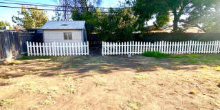 Charming 2 bed 1 bath near tower district Gallery 27