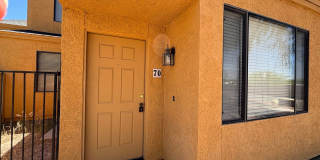 Lovely 3 Bed 2 Bath Townhouse in Central Tucson! Gallery 1