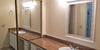 Luxurious 2 Bedroom, 2 Bath Condo in the Heart of Prime Hollywood Gallery 7