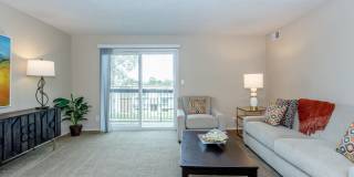 Hudson Pointe Gallery 28