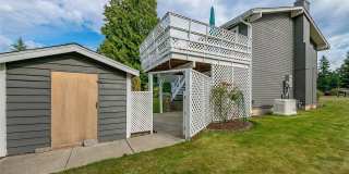 Beautiful Home with 4 Bedrooms and 2 Bathrooms Available in September! Gallery 34