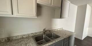 Charming 3 bed 1 bath house! Gallery 12
