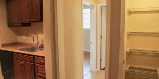 2 BEDROOM - MAHNCKE PARK Gallery 5