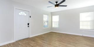 Renovated 3-Bedroom Home in Edison Gallery 3