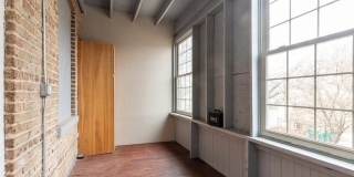 1220 Lombard Avenue Gallery 17