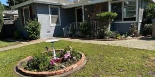Single family 2 bedroom 1 bath, yard Gallery 1