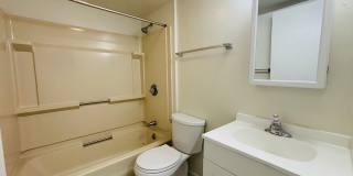 2 Bedroom, 2.5 Bath Townhouse Gallery 12