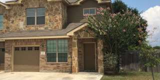 AVAILABLE NOW!  Beautiful 3 Bedroom Duplex Located in New Braunfels, Texas! Gallery 1