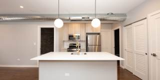 851 W Barry Ave 851 W Barry Ave Gallery 1