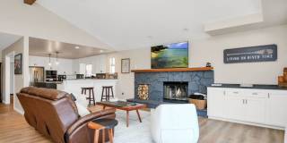 Beautiful Waterfront Single Story Home Gallery 17