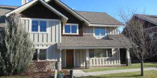 2 Bed 2.5 Bath Furnished River Lakes Townhouse! Gallery 1