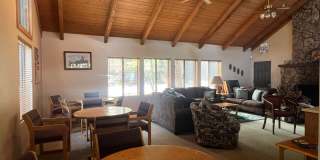 Updated Townhouse backed by National Forest Gallery 44