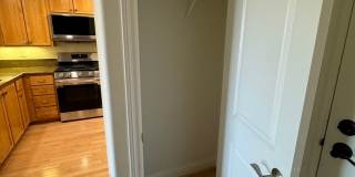 Updated Top Floor Unit -- Perfect Commuter Location -- Walking Distance to Laurel Street -- Must See! Gallery 10
