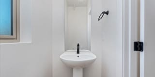 BRAND NEW 3 bed 3.5 bath townhouse Gallery 16