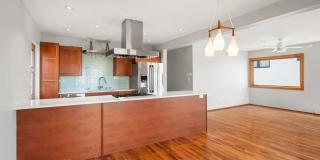 Ocean Beach 2 Bedroom + Bonus Room. Panoramic Water Views! Gallery 17