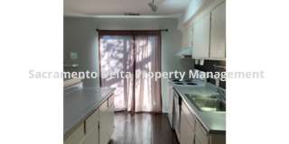 Adorable 3 bedroom, 2 bathroom home in Carmichael Gallery 5