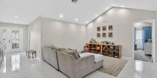 10065 Camelback Lane Gallery 6