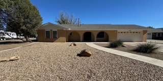 Comfy  Spacious 3 Bed Home! Mesa School District! Gallery 1