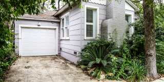3-BEDROOM W/ SPARKLING POOL IN ALAMO HEIGHTS Gallery 23