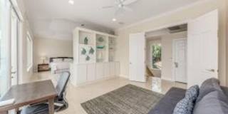 901 SE Riverside Drive Gallery 49