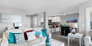 910 N Pacific St Gallery 6