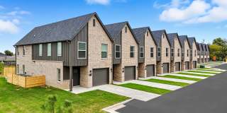 Townhomes at Centennial Crossing - Now Offering 2 Months Free! *Advertised Rate is Reflective of Special Offer!* Gallery 1