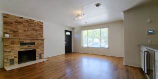 Charming 4 Bed 3 Bath Home Near UNM! Gallery 3