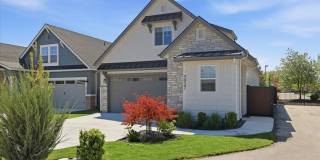 Heart of Eagle 3 Bed 2.5 Bath Gallery 1