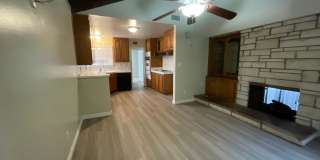 Large: 4 Bedroom 2.5 Bath Home Gallery 9