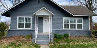 Adorable 3 Bedroom Home in Downtown Bentonville! Adorable 3 Bedroom Home in Downtown Bentonville! Gallery 1