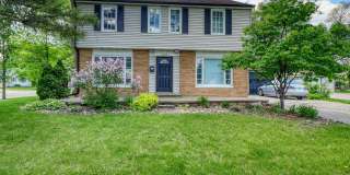 5 bed 2 bath house close to Concordia and MSUM Gallery 1