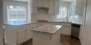 Spacious 3BD/2.5BA Home in Bakersfield's 93311 — HOA Community, Pool, Fireplace, Garage & Small Pets Welcome! Gallery 11