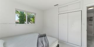 251 N 71st Ave Gallery 20