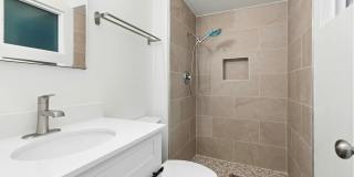 4bd/2.5ba Bellevue Home Gallery 26