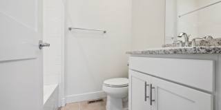 Great Townhome, Perfect Location! License #2023-BFN-0071747 Gallery 21