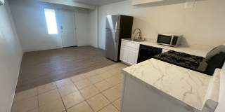 Great 2 bedroom Apartment with Garage! Gallery 7