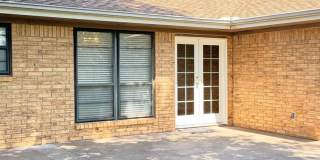 Beautiful 4 Bedroom 1.5 Bath - City View ISD Gallery 30