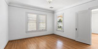 331 W ELSMERE PL 102 Gallery 26