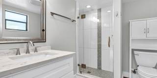 Remodeled 2/2 Waterfront Condo Gallery 17